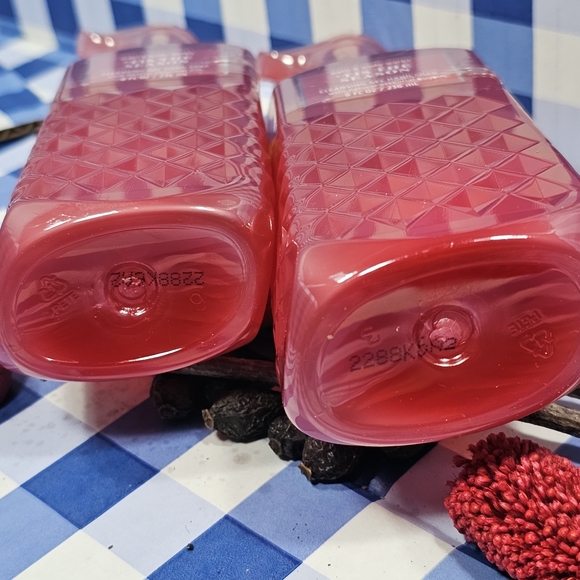 Bath & Body Works 'TIS THE SEASON Gentle & Clean Foaming Hand Soap 2 Bottles - Picture 2 of 6